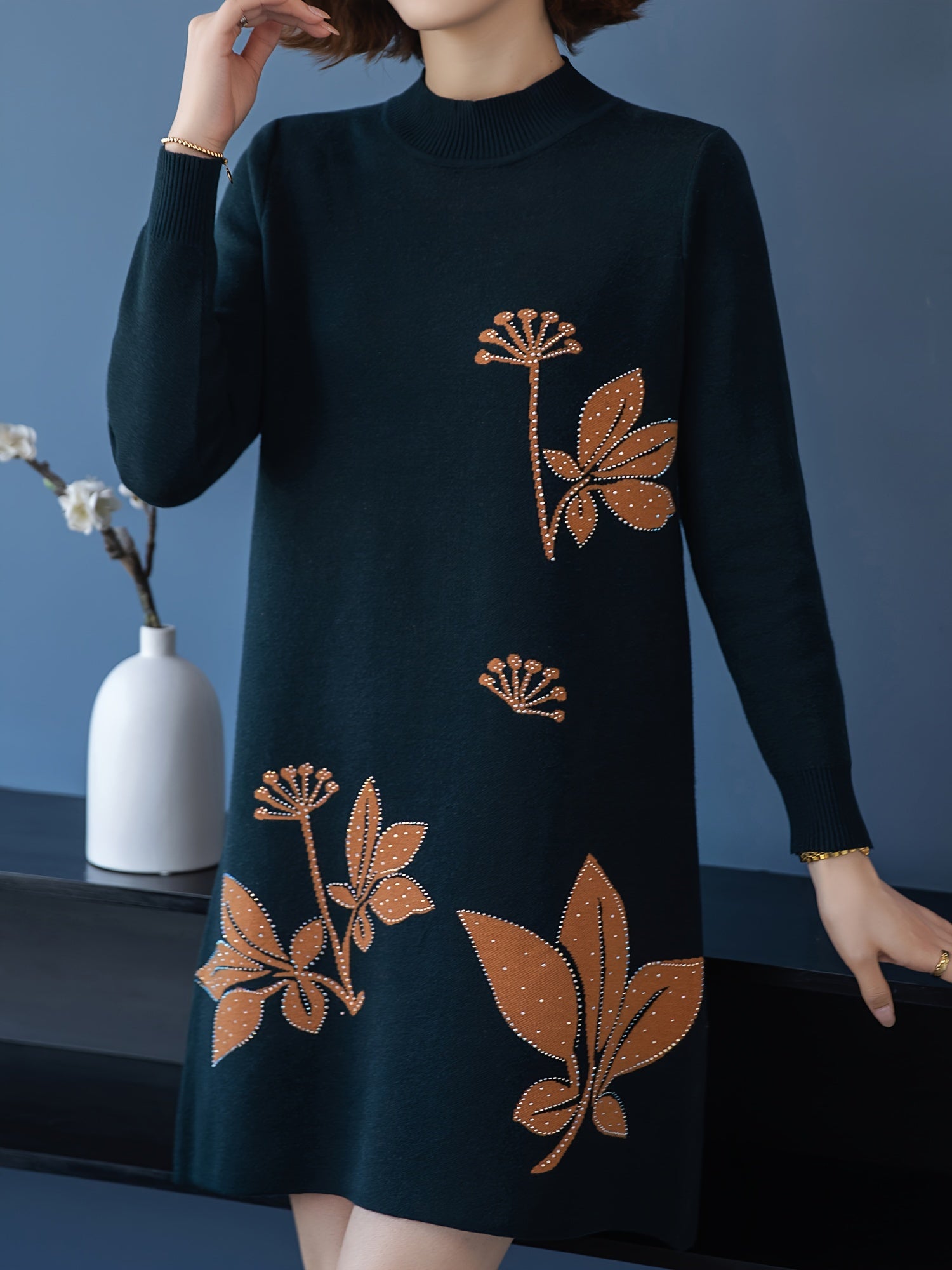 Lourdes™ - Robe pull fleurie élégante à col rond