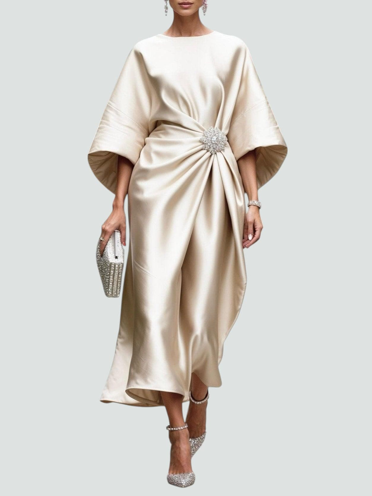 Boukje - Robe longue satinée femme à manches cape et drapé élégant