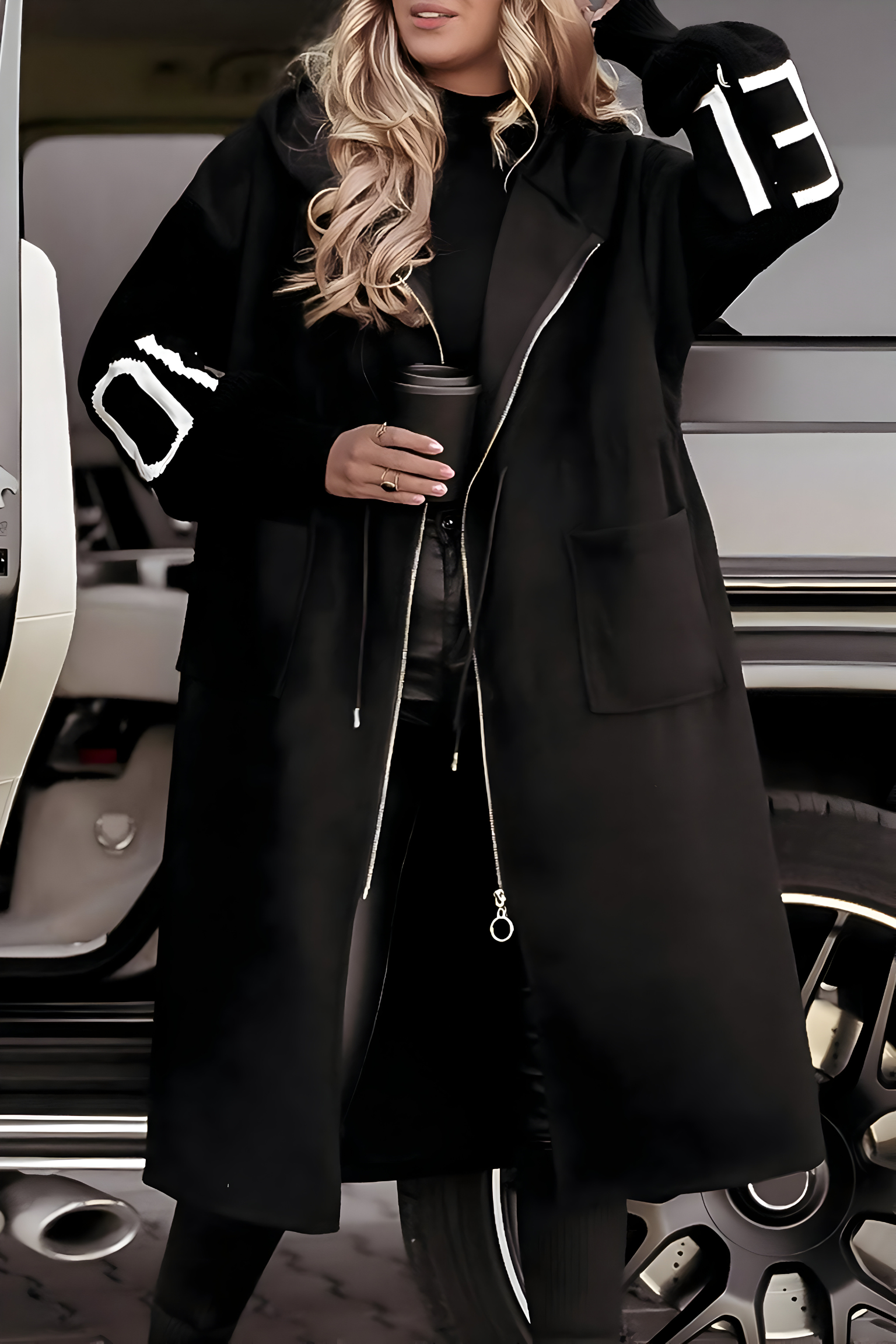 Anaïs™ - Veste pour dames avec manches et capuche en tricot