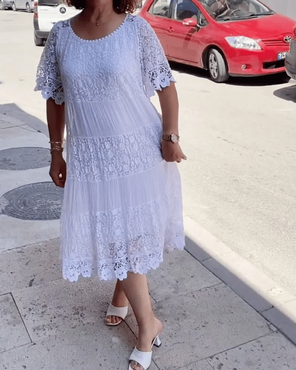 Gwenira™ - Robe Élégante Unie en Dentelle – Raffinement Subtil pour Toutes les Occasions