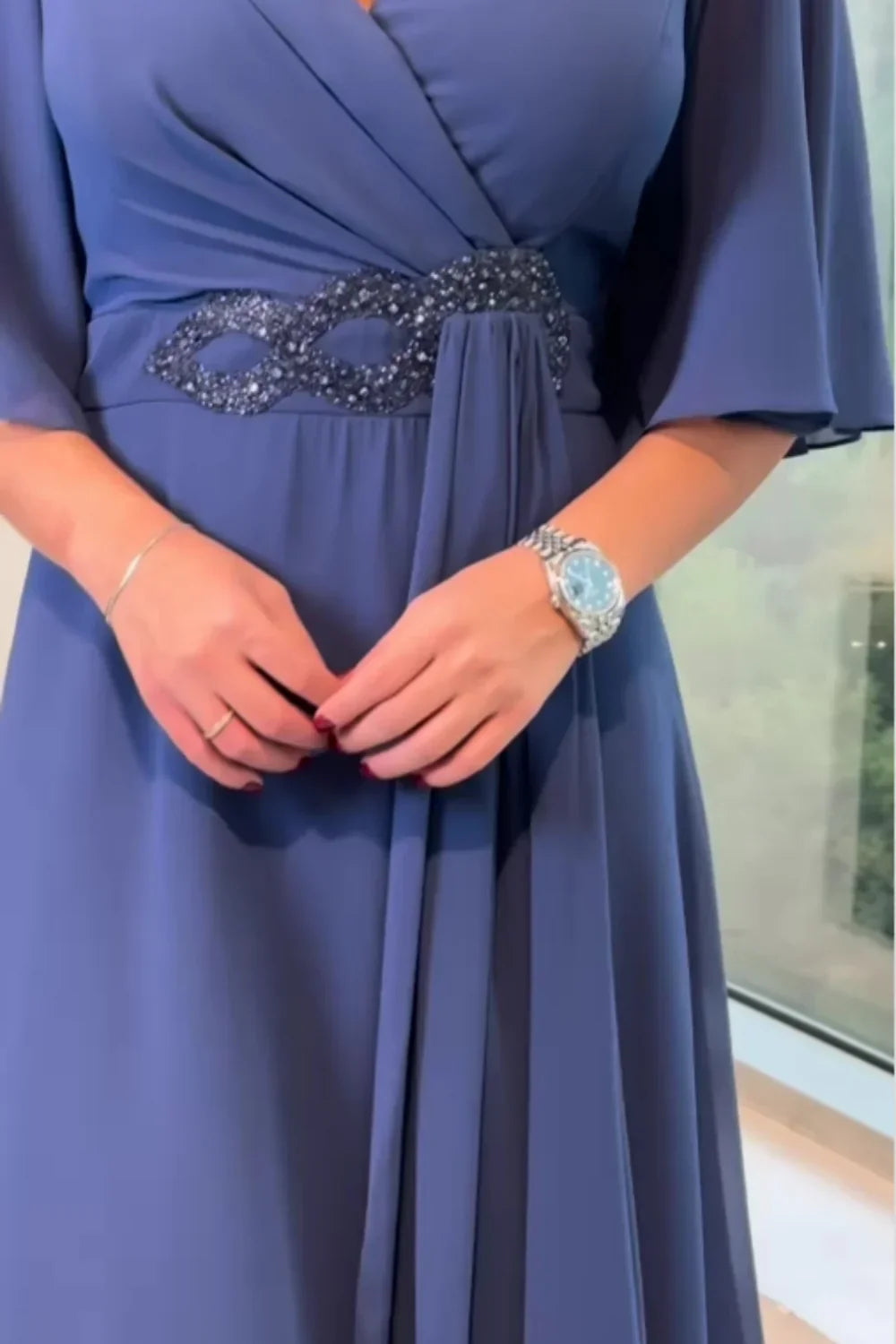 Lavyra™ - Robe Longue Fluide à Manches Papillon