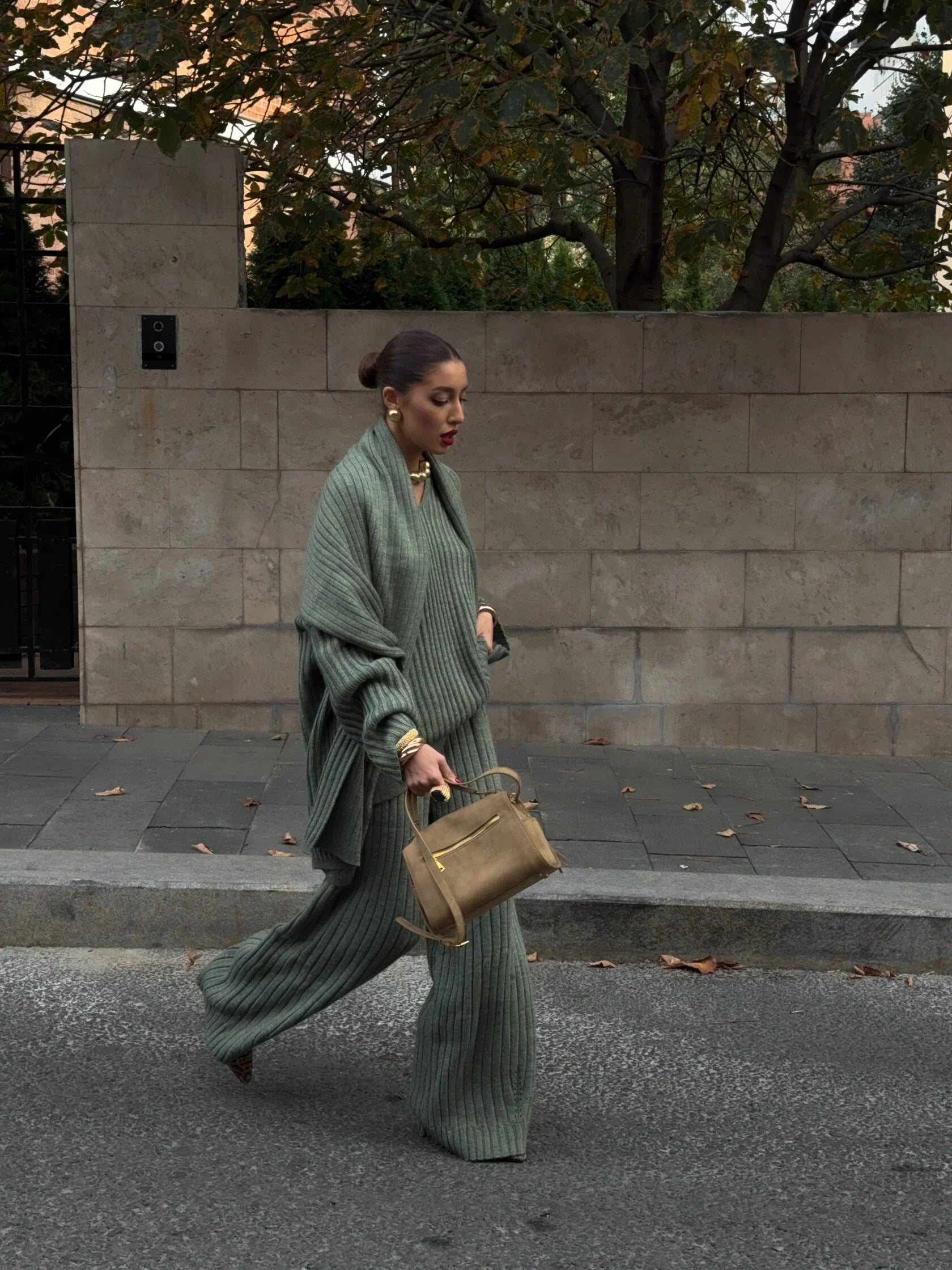 Jeannie™ - Set bordeaux avec pull et pantalon à jambes larges