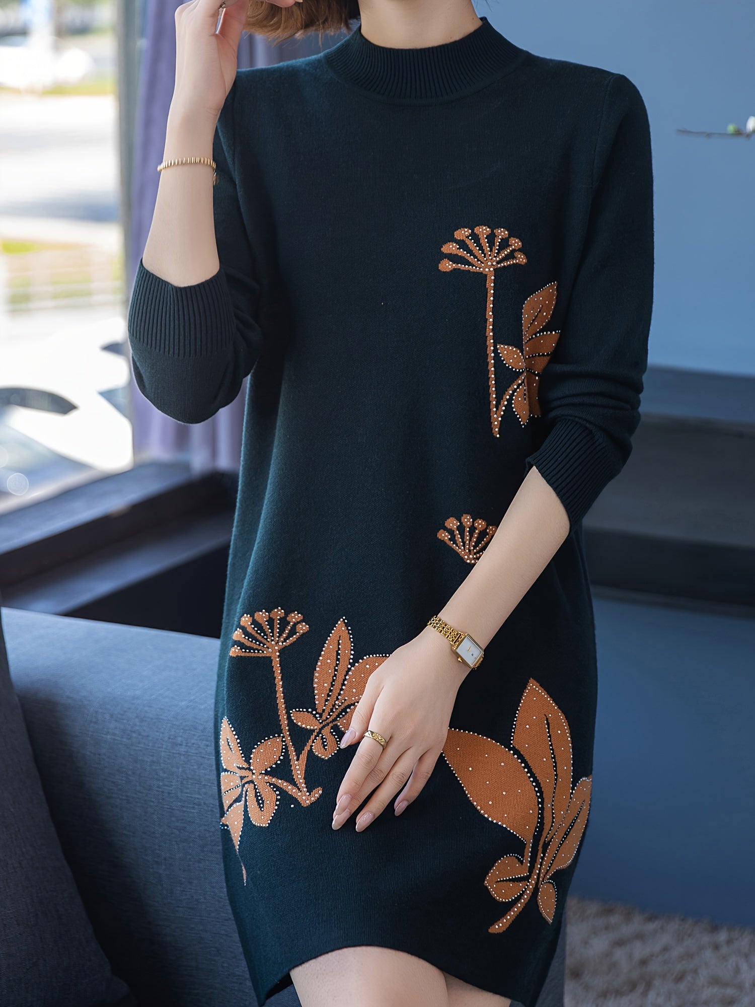 Lourdes™ - Robe pull fleurie élégante à col rond