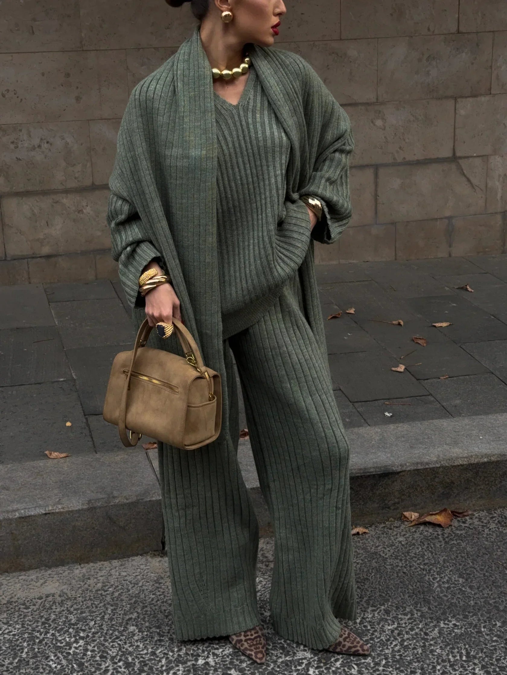 Jeannie™ - Set bordeaux avec pull et pantalon à jambes larges