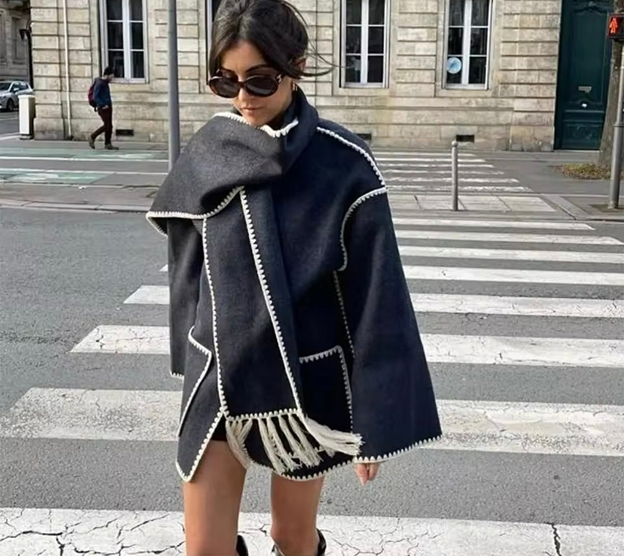Antoinette™ - Manteau Élégant avec Col Rond et Poches