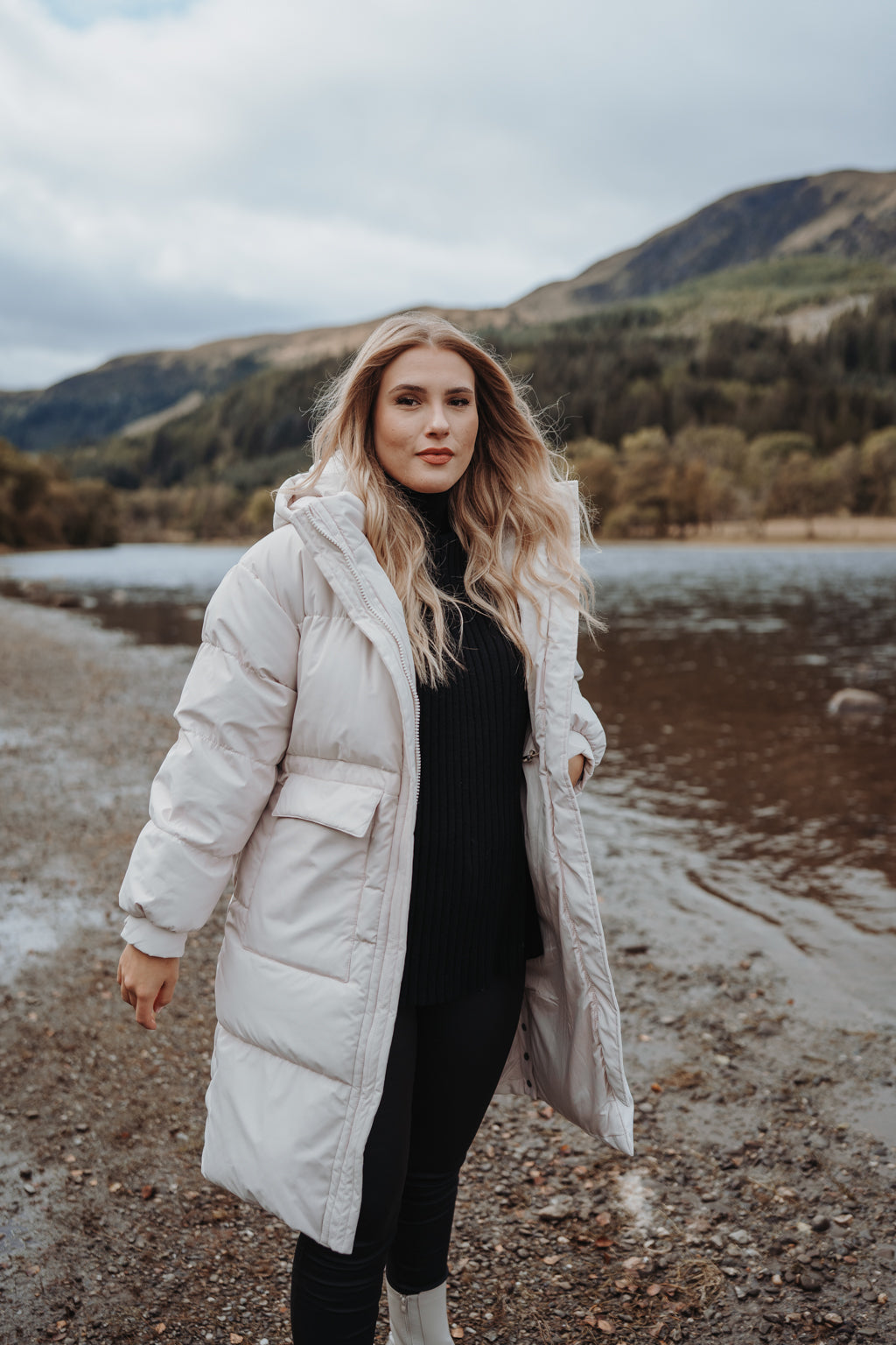 Lonneke™ - Manteau Long Femme Duvet avec Capuchon