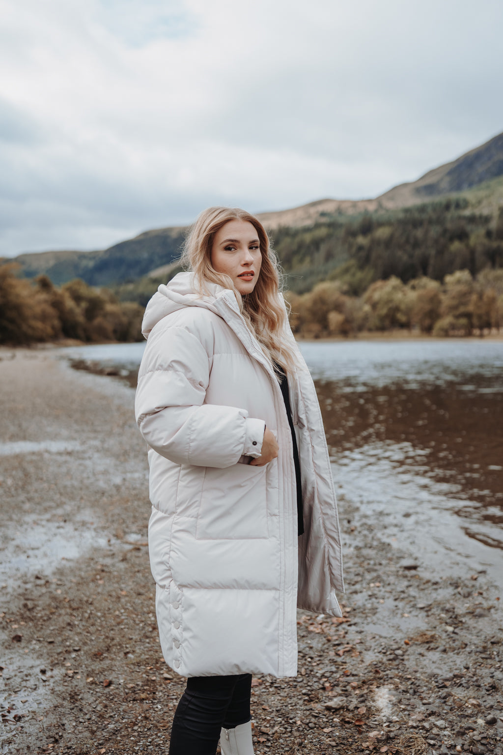 Lonneke™ - Manteau Long Femme Duvet avec Capuchon