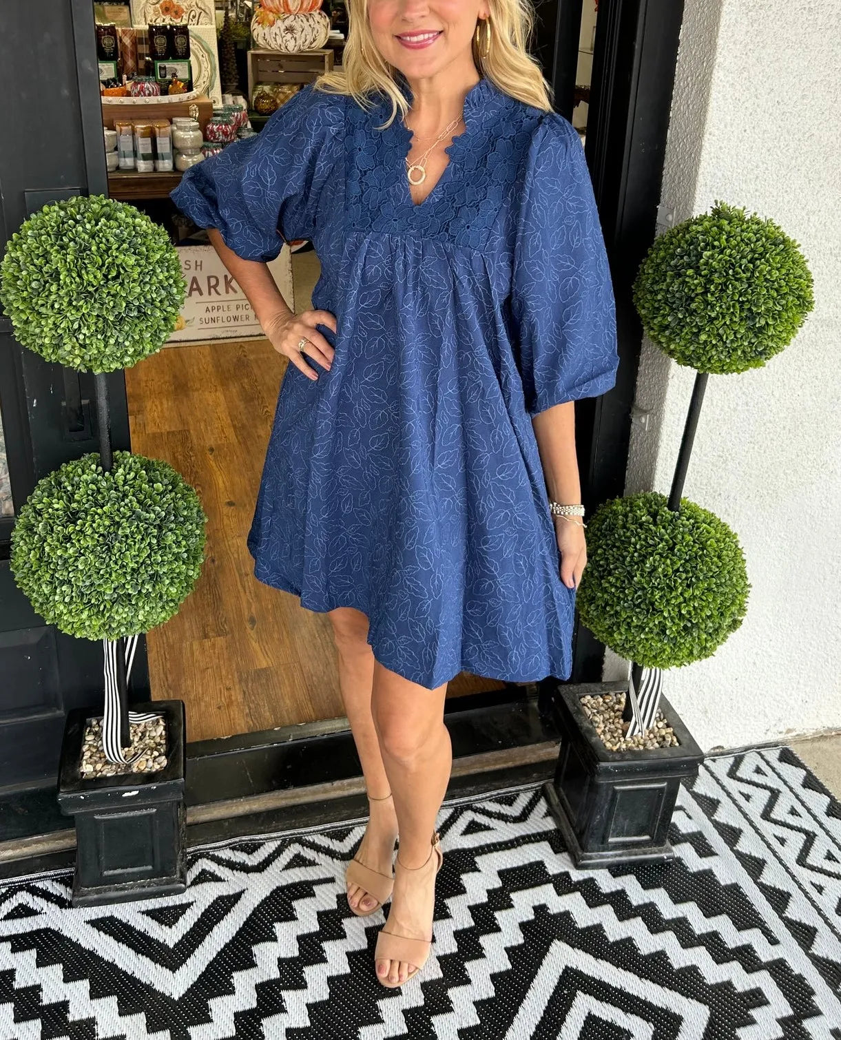 Tesia™ - Robe Courte Jacquard à Manches Bouffantes