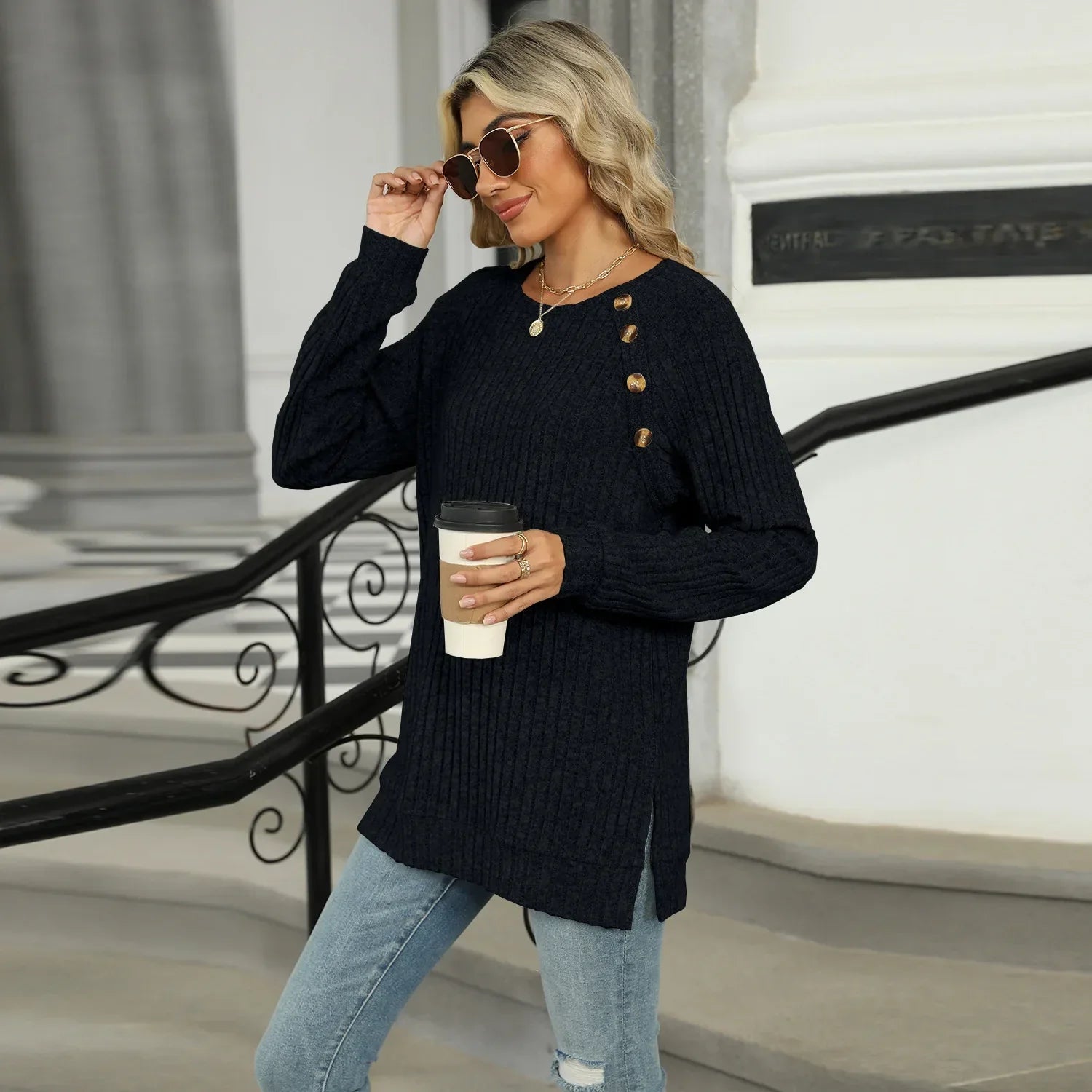 Aline™ - Pull élégant pour femme avec boutons décoratifs