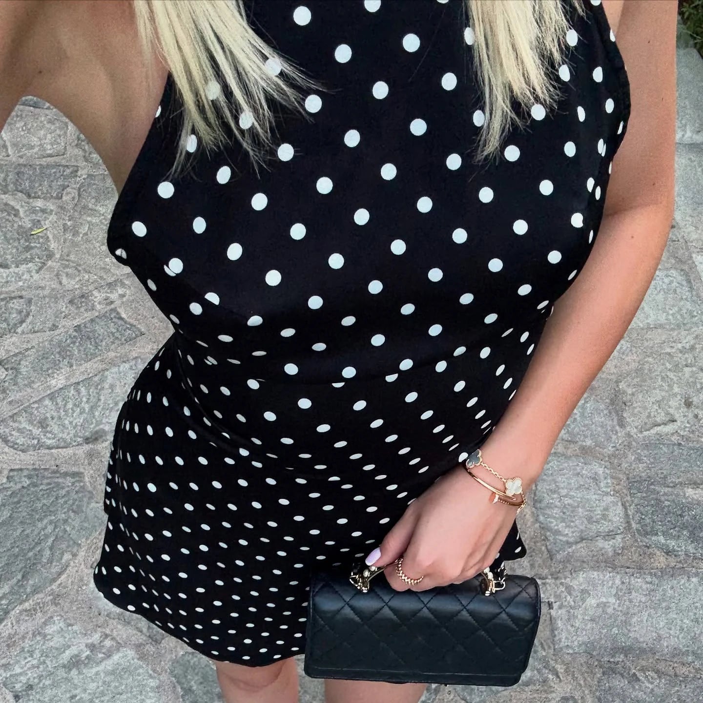 Hazelle - Mini robe femme dos nu à pois avec col halter