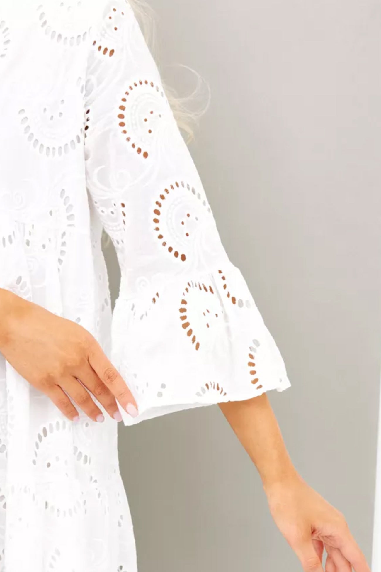 Noa™ - Robe en coton avec manches brodées et col en V