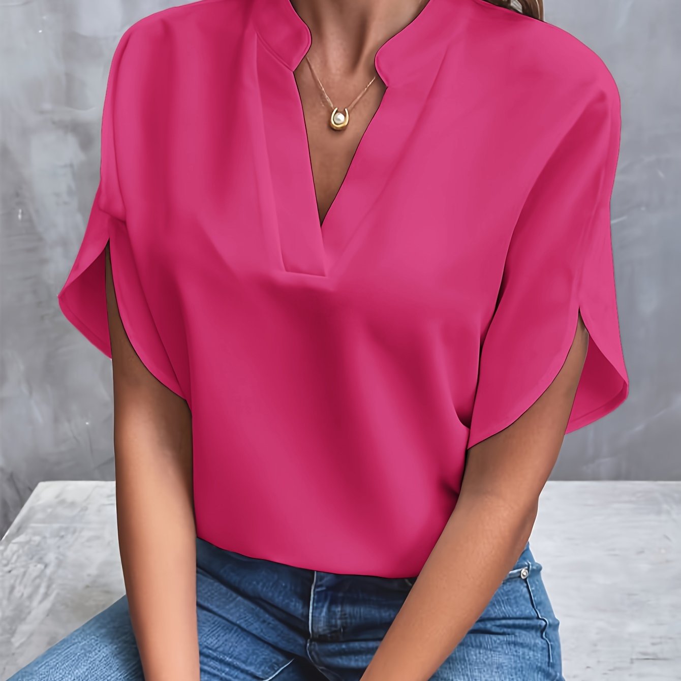 Kiana™ - Blouse Unicolore avec Col en V