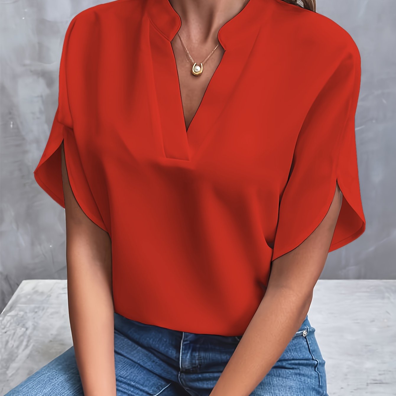 Kiana™ - Blouse Unicolore avec Col en V