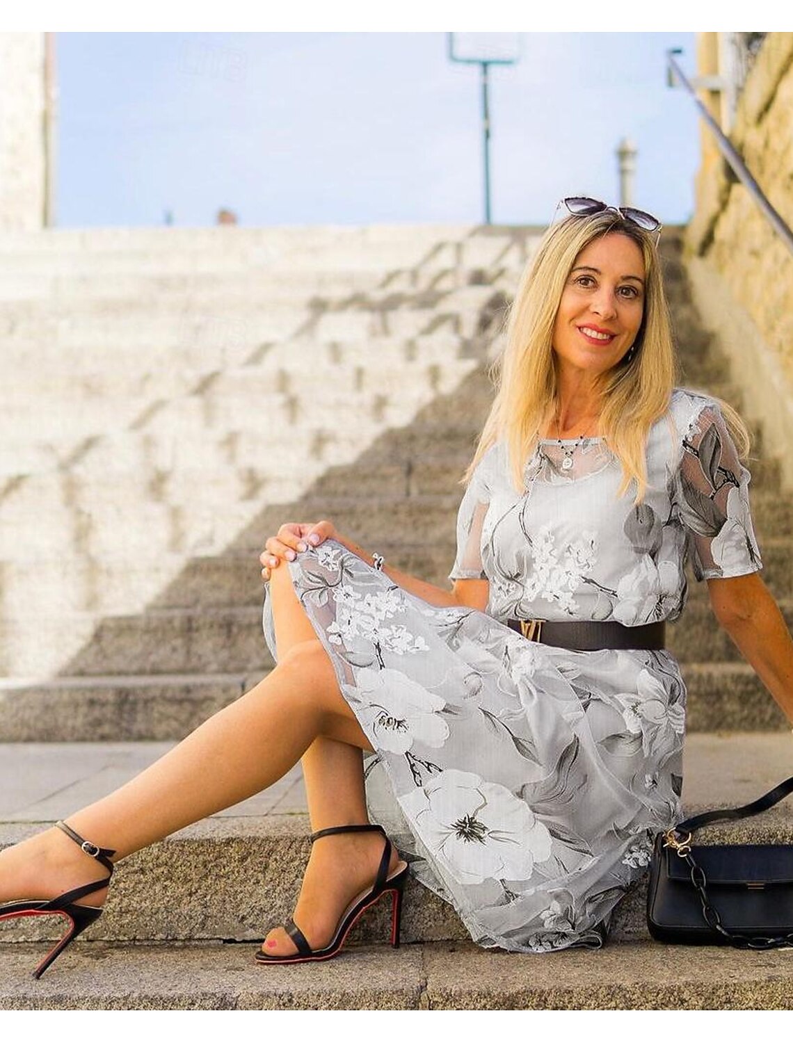 Serenella™ - Robe Midi Plissée à Imprimé Floral pour un Style Élégant et Confortable