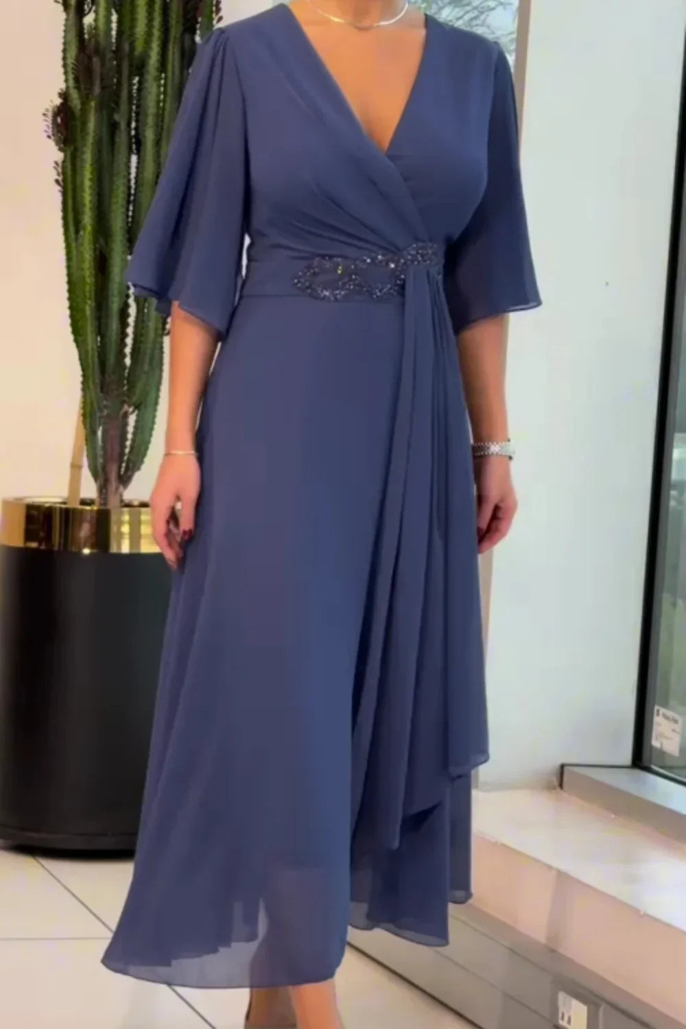 Lavyra™ - Robe Longue Fluide à Manches Papillon