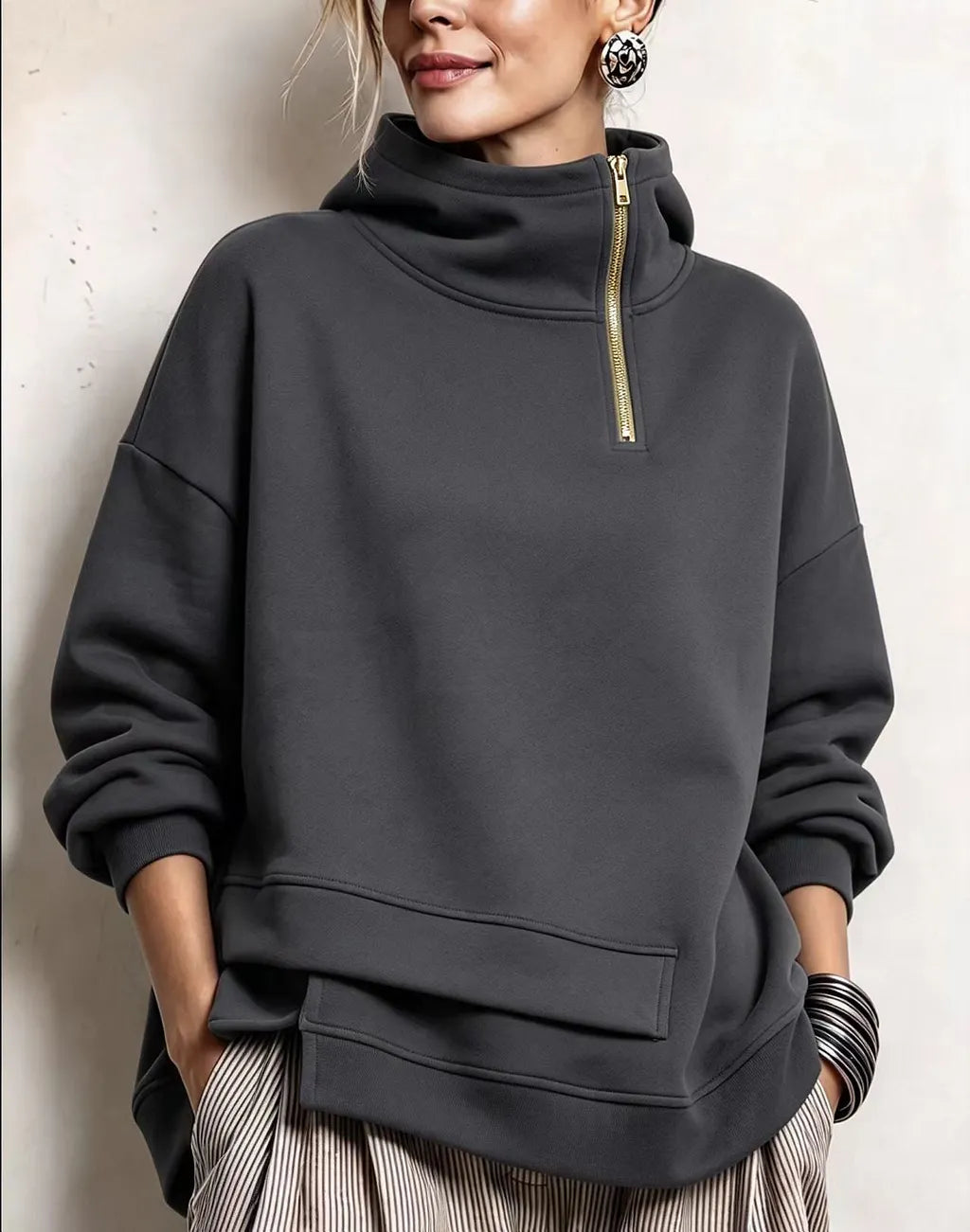 Janine - Sweat femme à col montant zippé et ourlet asymétrique