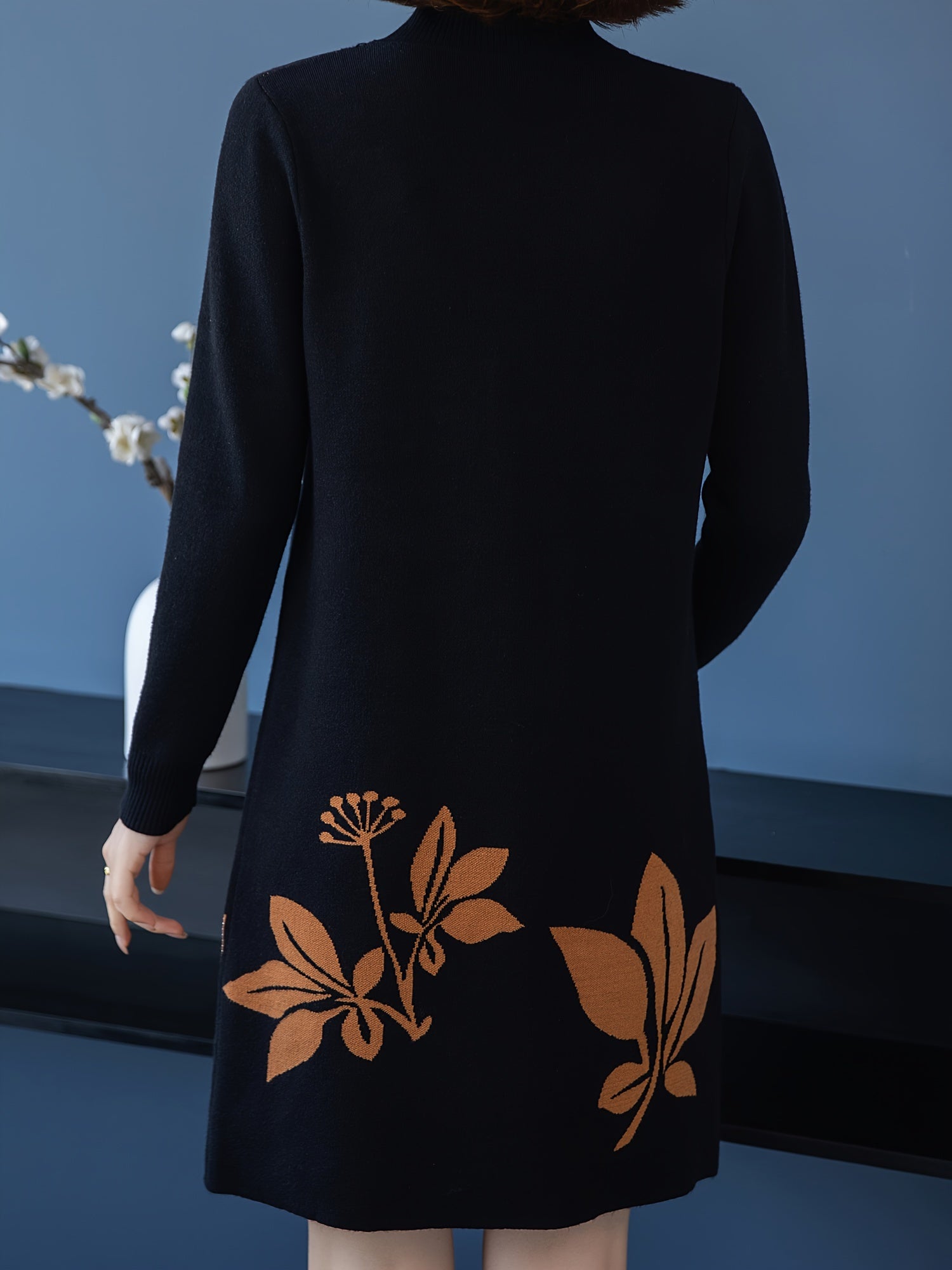 Lourdes™ - Robe pull fleurie élégante à col rond