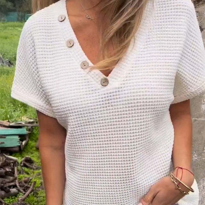 Adina™ - Pull élégant à décolleté en V avec manches courtes et boutons