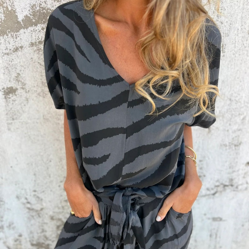 Alina™ - Ensemble top et pantalon à col en V imprimé zèbre