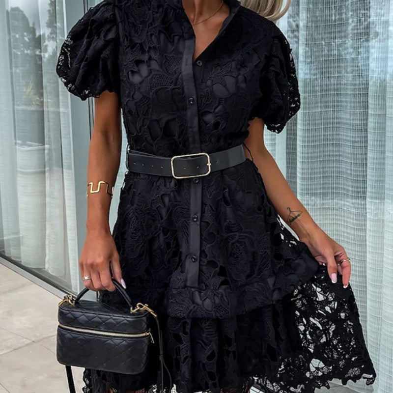 Layla™ - Robe rétro en dentelle avec manches courtes et découpes pour femmes