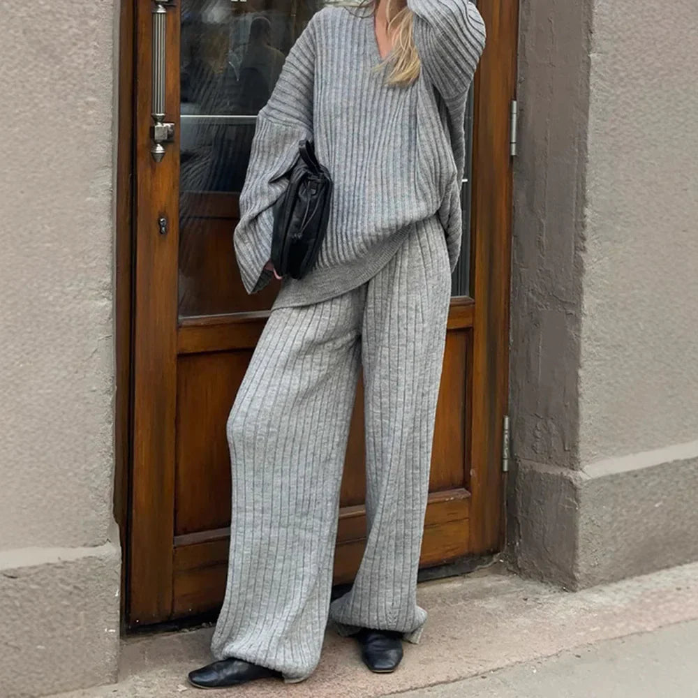 Jeannie™ - Set bordeaux avec pull et pantalon à jambes larges