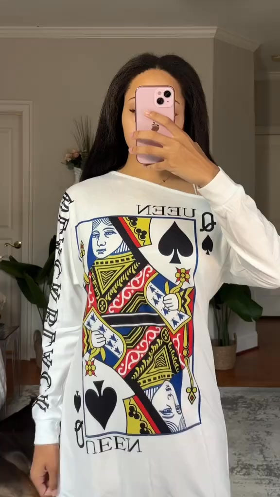 Evarine™ - Robe à Épaules Tombantes et Imprimé Cartes