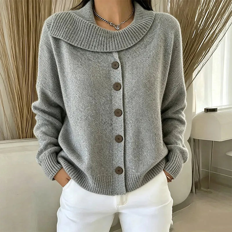 Cornelia - Cardigan femme en maille boutonné à col irrégulier