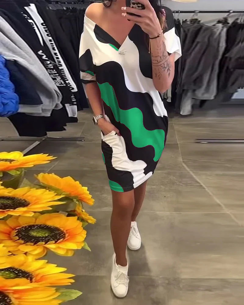 Quelindra™ - Robe à Imprimé Vagues et Décolleté Élégant