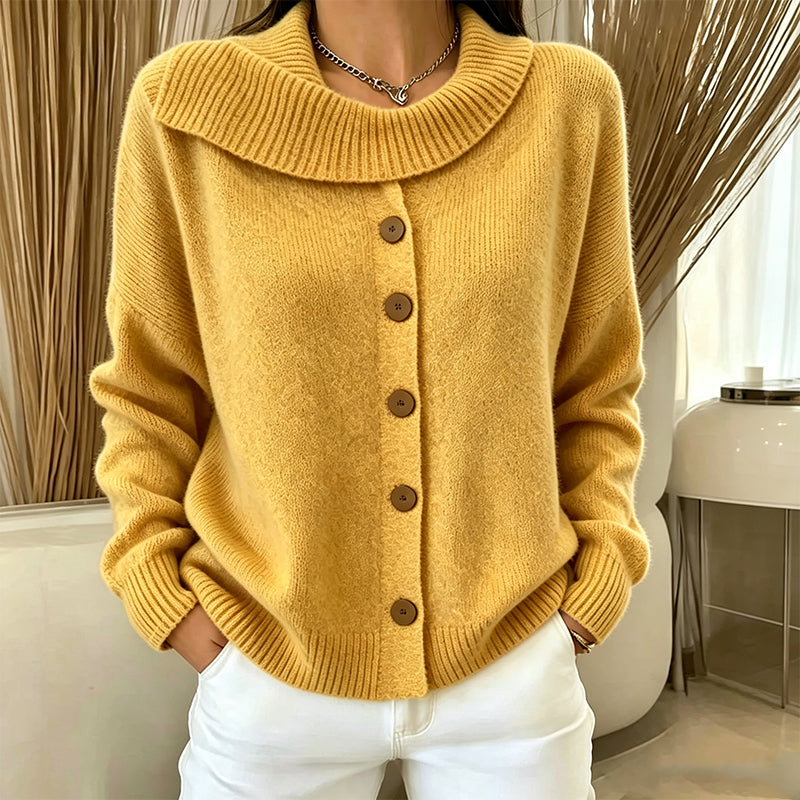 Cornelia - Cardigan femme en maille boutonné à col irrégulier
