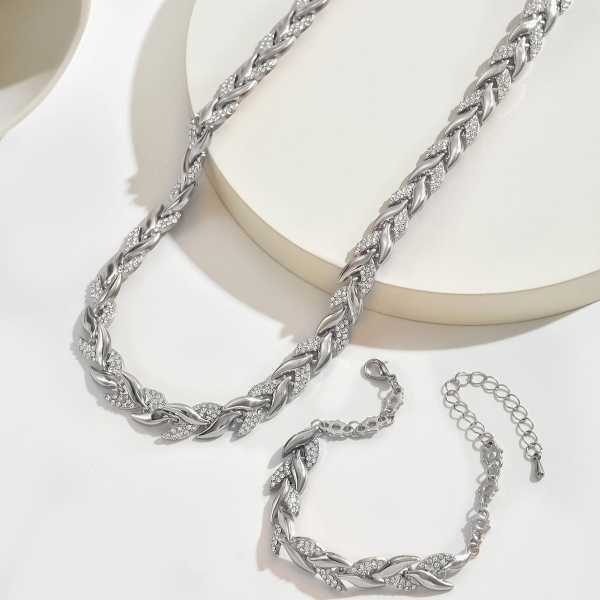 Avelynora - Pendentif Élégant en Forme de Queue Marine