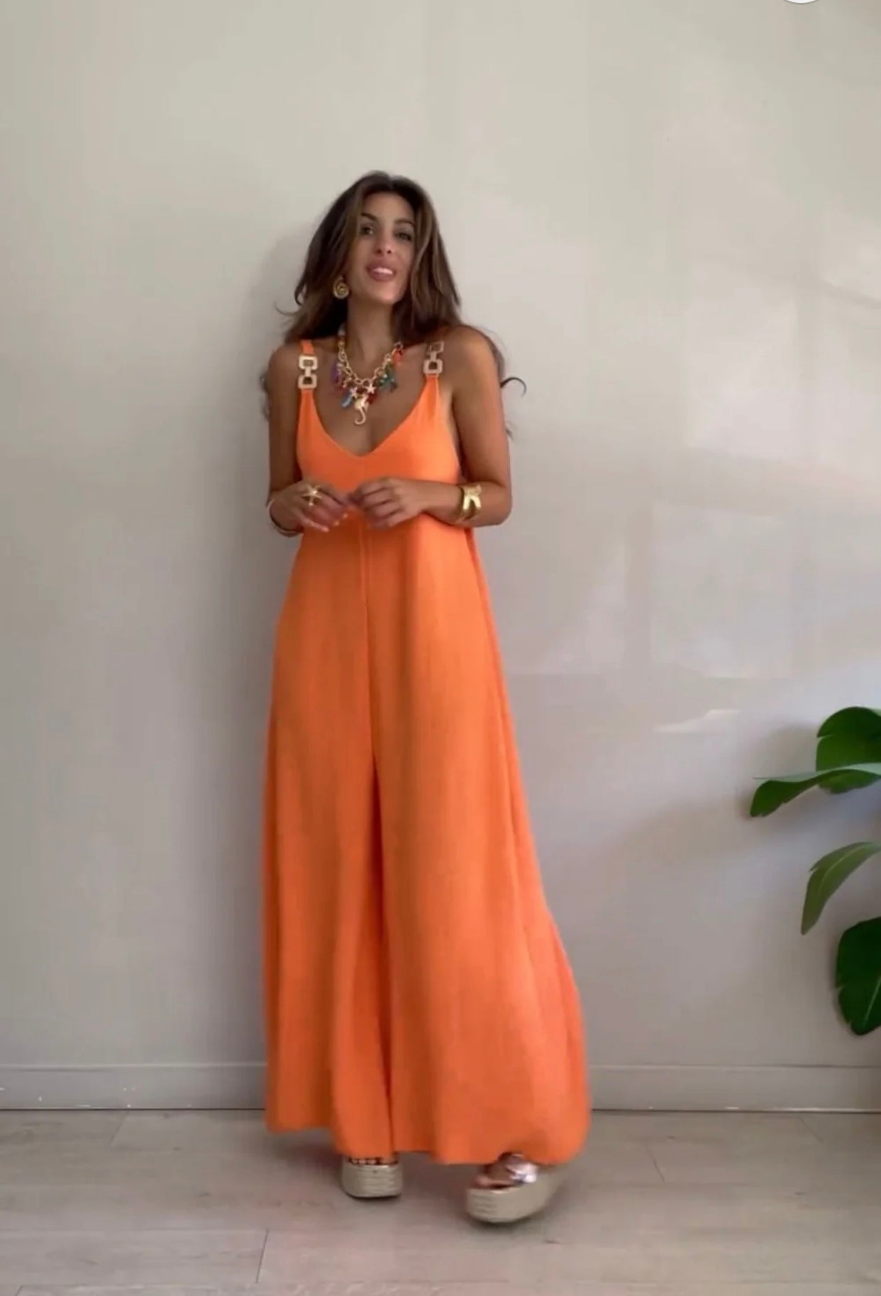 Iriana™ - Combinaison fluide avec boucles dorées