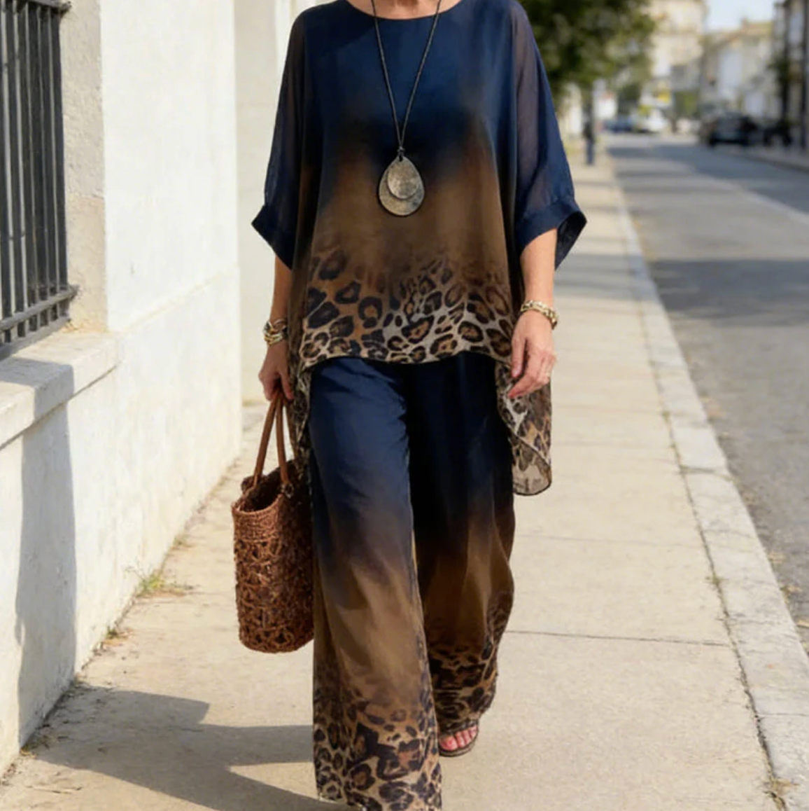 Ixelara™ - Ensemble femme deux pièces poncho dégradé imprimé léopard