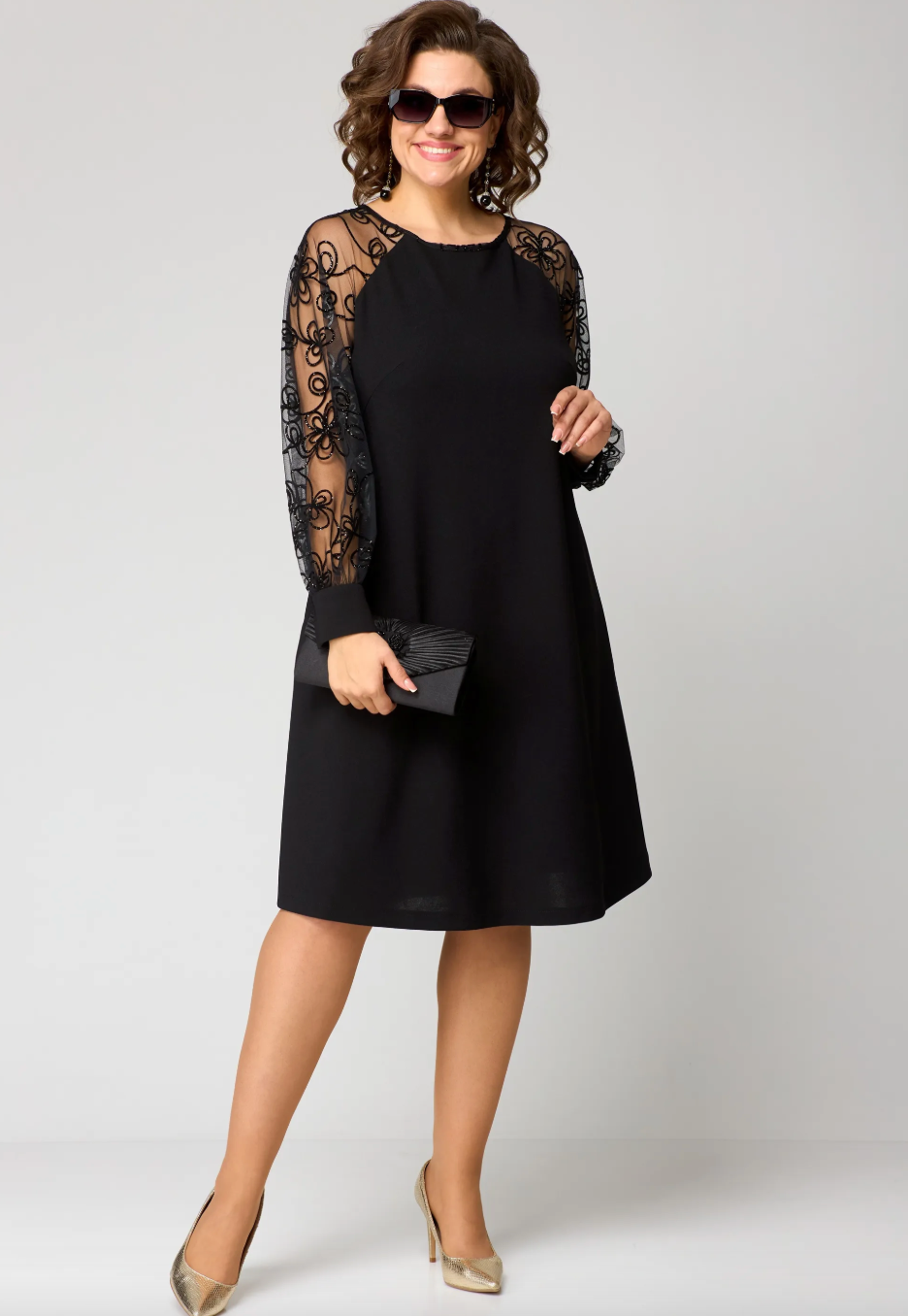 Yvonne™ - Élégante robe en dentelle, coupe ajustée et fente