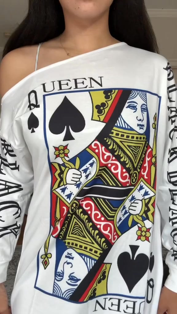Evarine™ - Robe à Épaules Tombantes et Imprimé Cartes