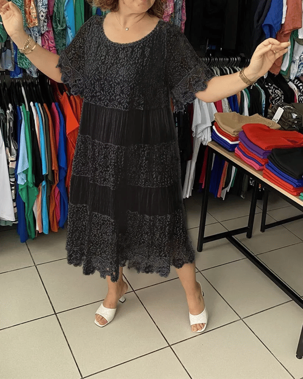 Gwenira™ - Robe Élégante Unie en Dentelle – Raffinement Subtil pour Toutes les Occasions