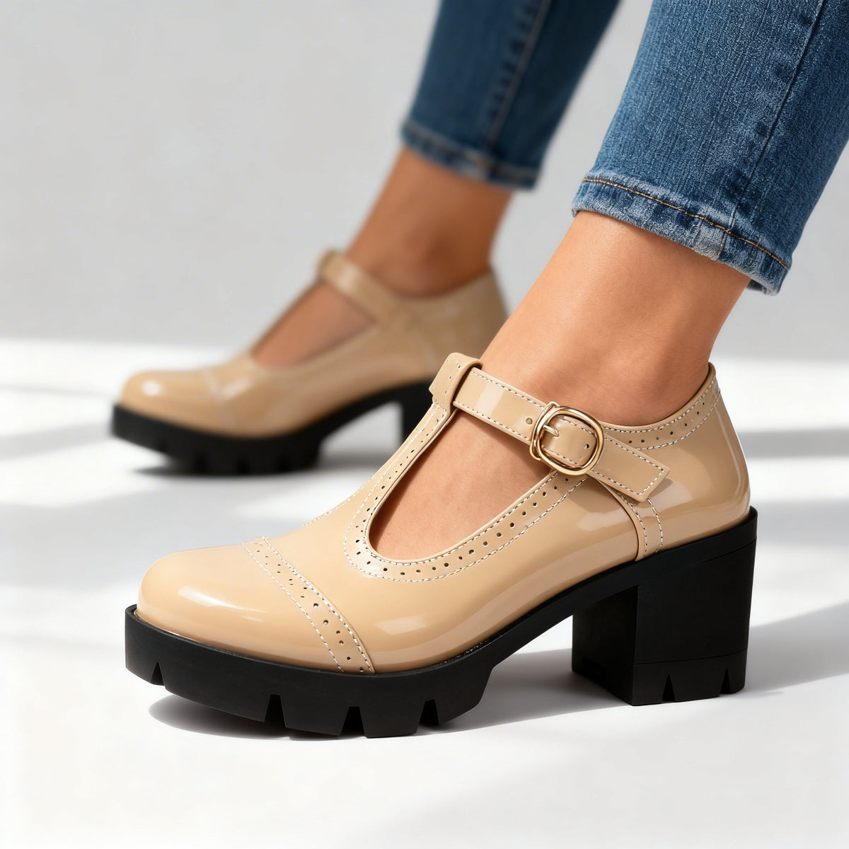 Margje - Chaussures Brogue Femme Vernies à Talon Bloc et Bride en T