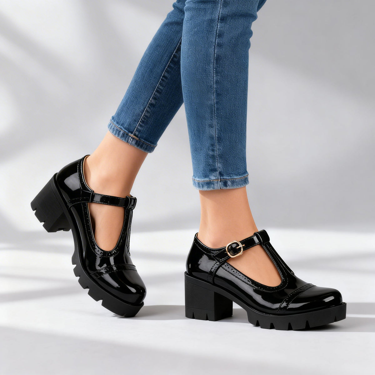 Margje - Chaussures Brogue Femme Vernies à Talon Bloc et Bride en T