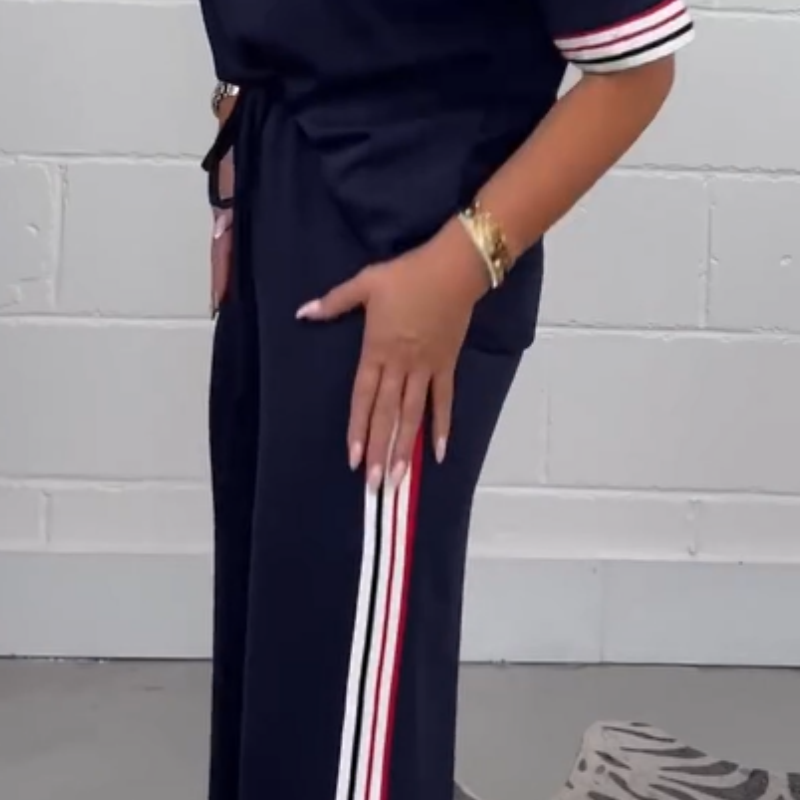 Milla™ - T-shirt à manches courtes avec rayures latérales et pantalon de jogging pour femme