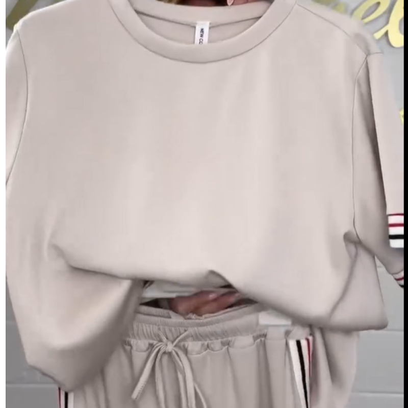 Milla™ - T-shirt à manches courtes avec rayures latérales et pantalon de jogging pour femme