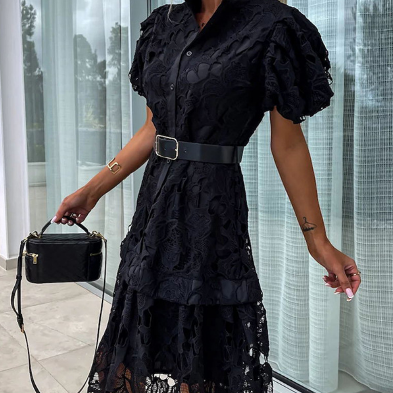 Layla™ - Robe rétro en dentelle avec manches courtes et découpes pour femmes